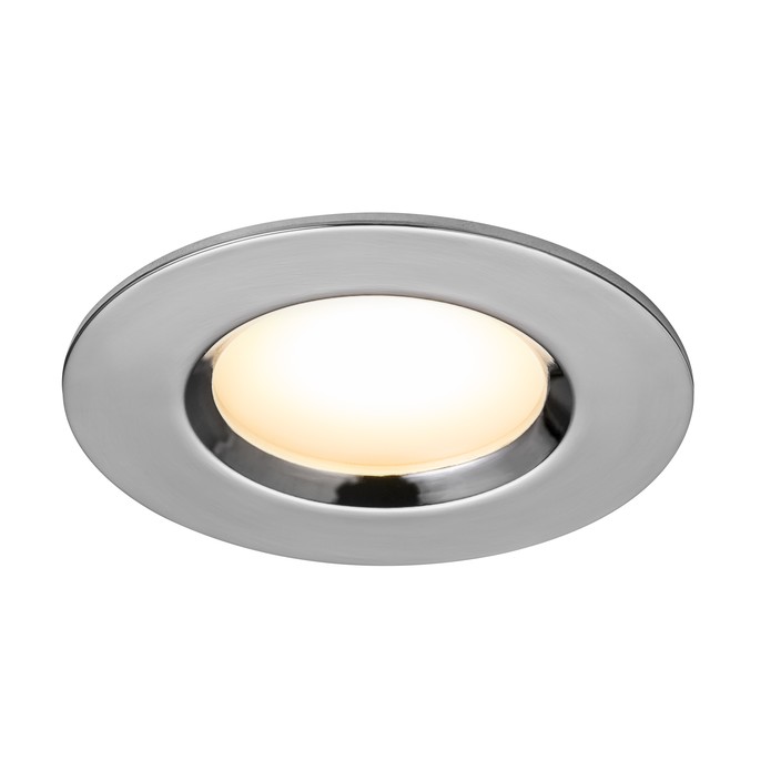 Zabudované svietidlo Dorado od Nordluxu vyžaruje teplé biele svetlo, takže je vhodné napríklad do miestnosti, kde potrebujete príjemné osvetlenie. Má aj vysoký stupeň IP. (brúsený nikel)