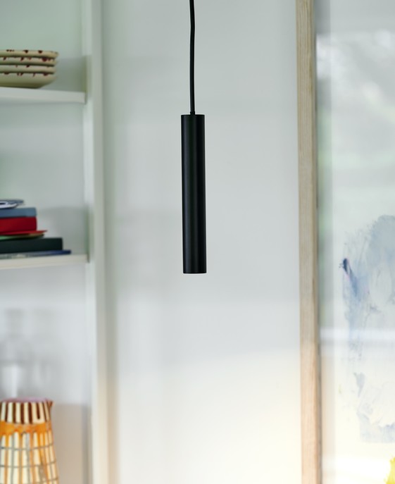 Závesné svetlo Omari od Nordluxu je minimalistickým doplnkom do domácnosti. Trojstupňový stmievač umožňuje nastaviť intenzitu svetla v troch intenzitách