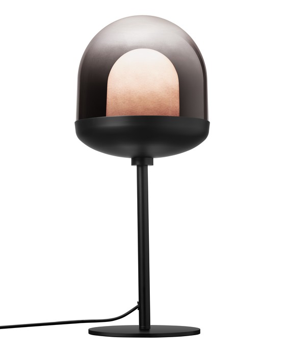 Magické stolové svetlo Nordlux Magia 18 z fúkaného skla s moderným minimalistickým dizajnom. Svetlo je k dispozícii vo dvoch farebných variantoch.