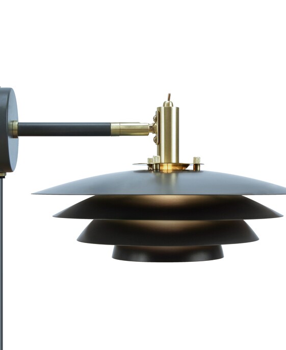 Exkluzívna nástenná lampa z lakovaného kovu s typickými škandinávskymi prvkami a zaujímavými priesvitmi Nordlux Bretagne